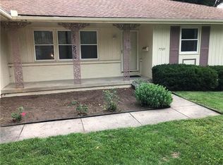 7509 Crescent Dr, Raytown, MO 64138
