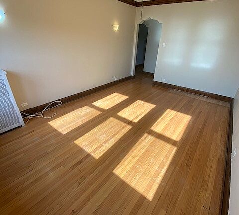2nd image of 5240 N Rockwell St Unit 1