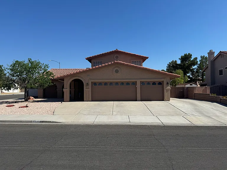 8316 Gillette St — Photo 2