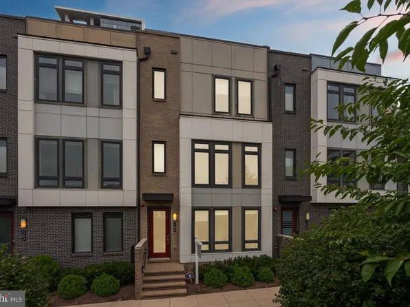 160 Ike Dr, Alexandria, VA 22314