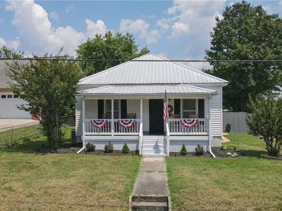 704 E Haymore St, Mount Airy, NC, 27030