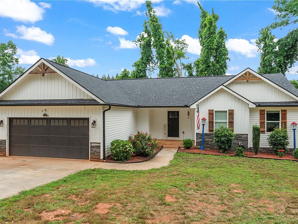 1st image of 429 Nelson Dr