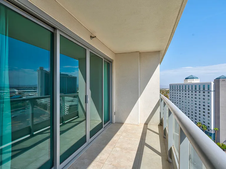 222 Karen Ave #15 — Photo 38