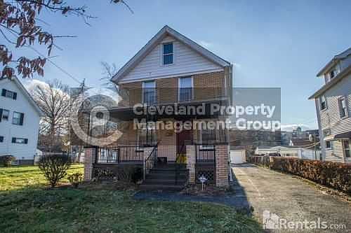 1st image of 1536 E 195th St