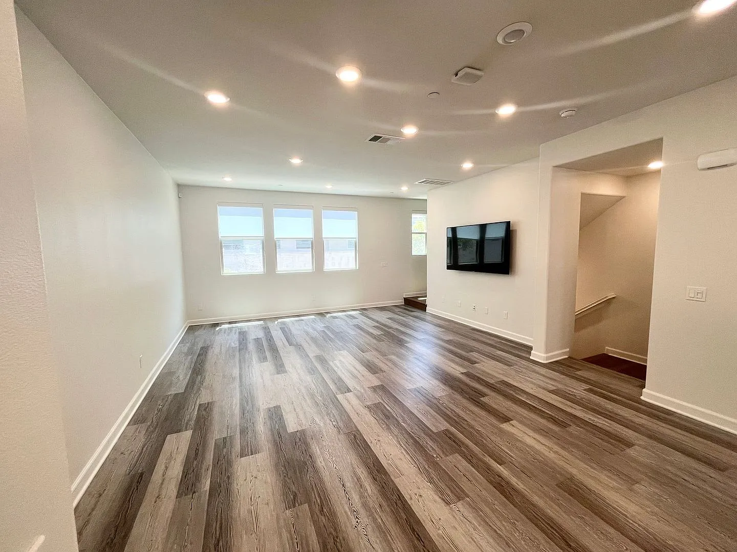 Available Now! Gorgeous Modern Townhome in Del Sur's Exclusive Skye Community — Photo 3