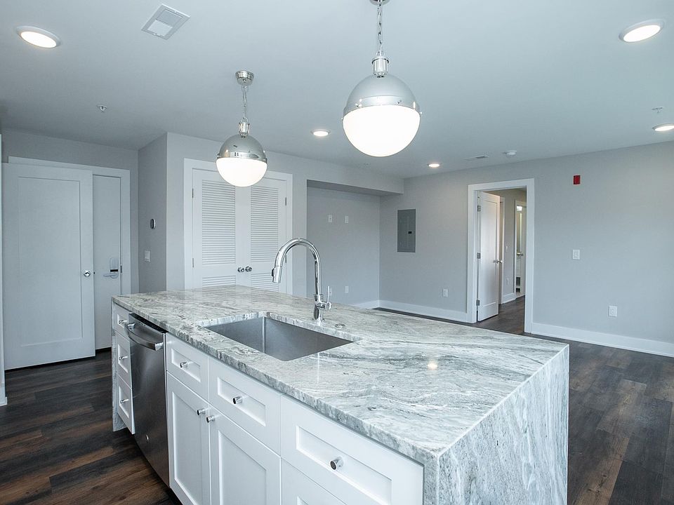 1st image of 817 N 20th St #6
