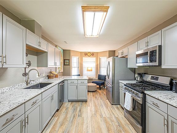 3rd image of 289 Pine Meadow Dr