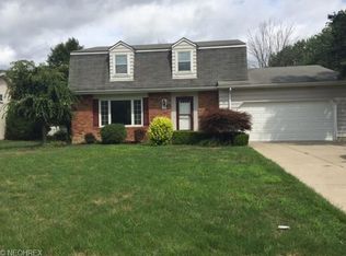 20596 Village Green Dr, Strongsville, OH