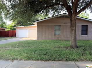 3006 Mayfair Dr, Victoria, TX 77901