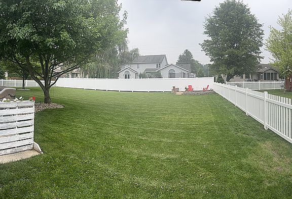 5th image of 1085 Chaumont Dr