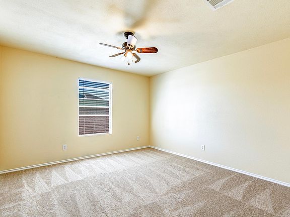 5th image of 305 Allenwood Dr