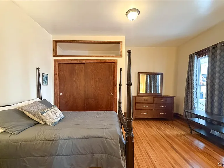 1015 White Pl — Photo 12