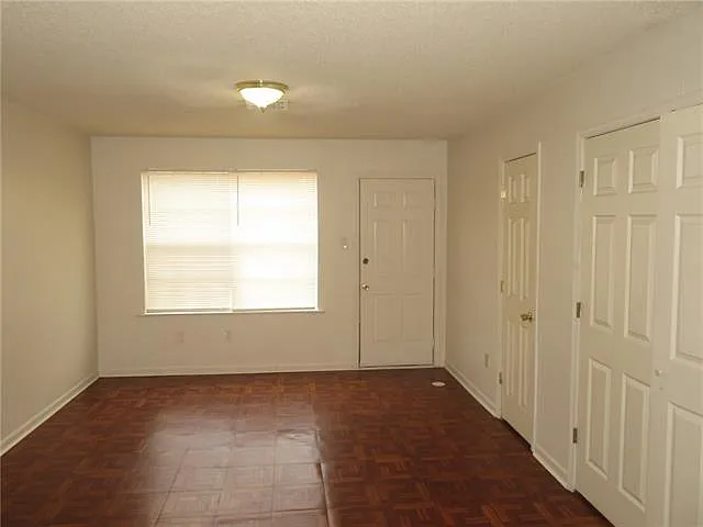 2 bed, 1.5 bath, 1056 sqft, $1,200 — Photo 2