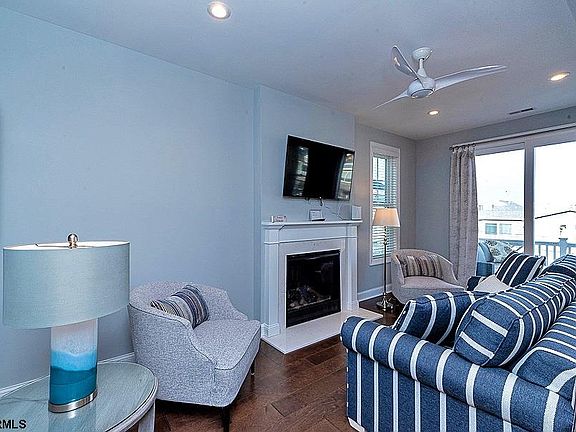4th image of 834 Pennlyn Pl Unit 2