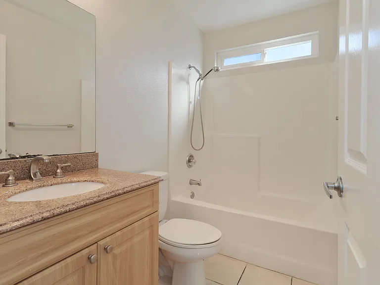 1160 E Washington Ave #3 — Photo 19