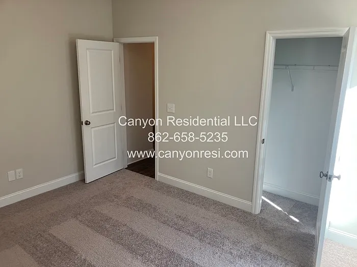 210 Pine Island Ave — Photo 6