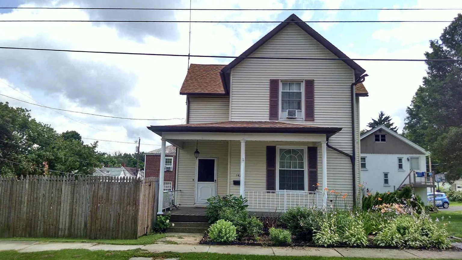 142 Grant St photo 1