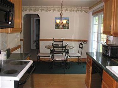 4th image of 1085 Wilbur Ave