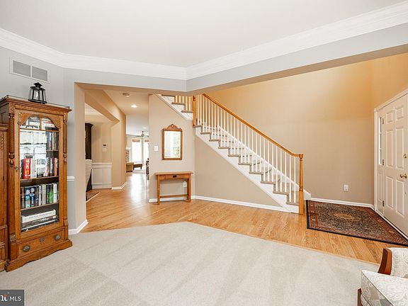 4th image of 318 Quail Dr N