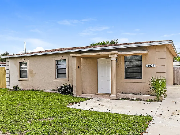 1207 NW 17th Ave — Photo 3