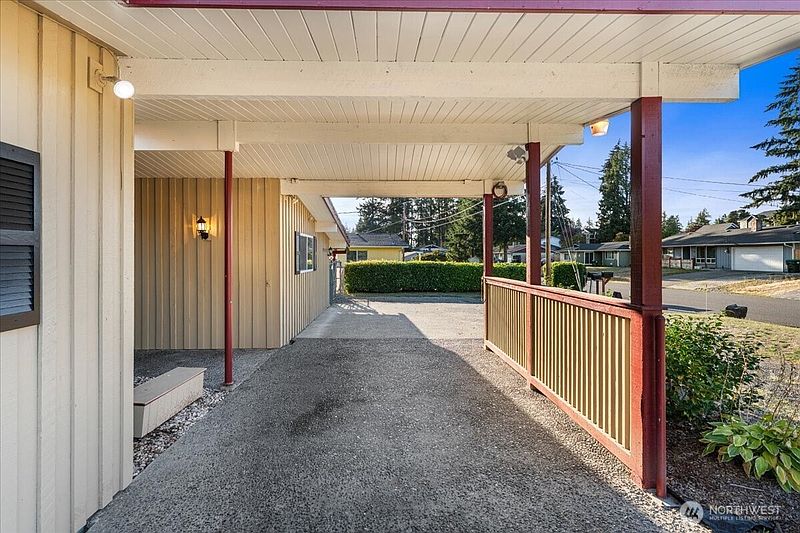 3rd image of 7717 Husky Way SE