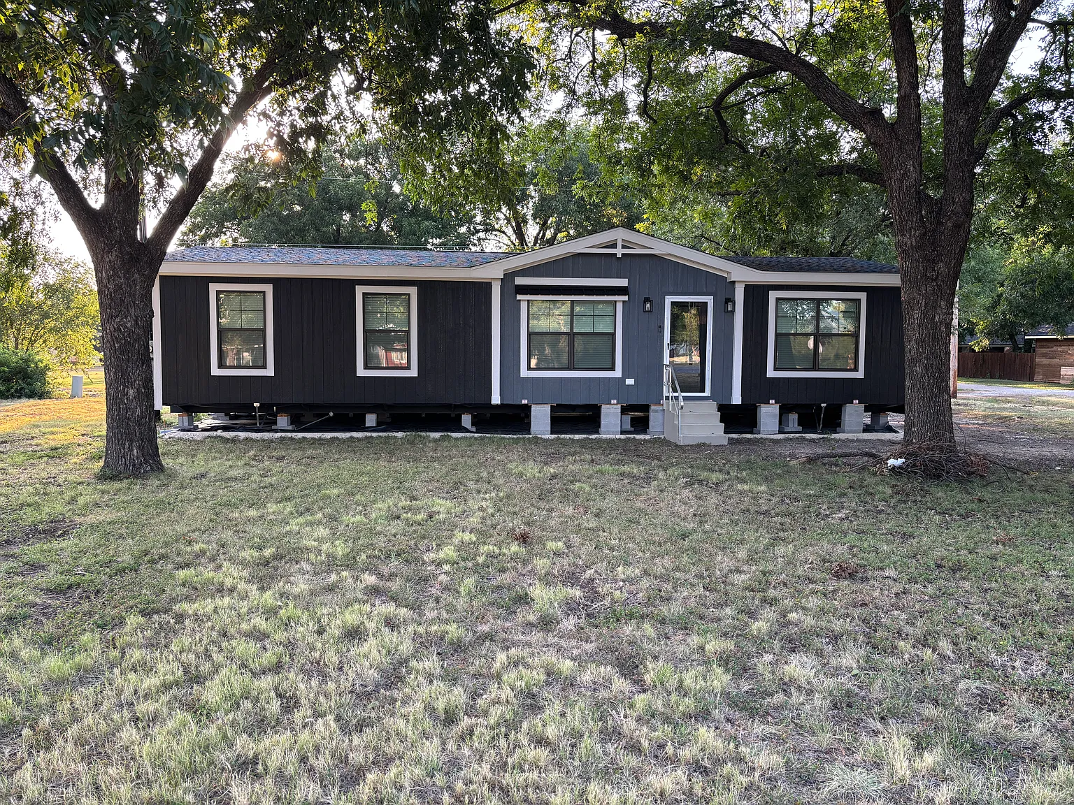3 bed, 1400 sqft, $2,500 — Photo 2