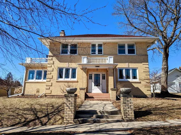 613 5th STREET, New Glarus, WI 53574