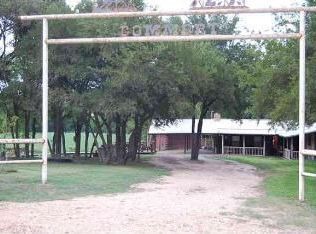 1546 County Road 103, Rogers, TX 76569