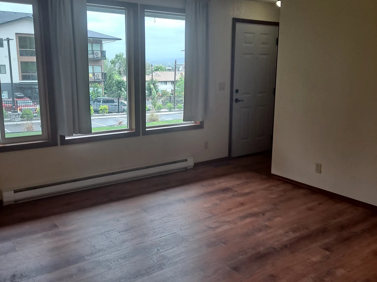2 bed, $1,400 — Photo 2