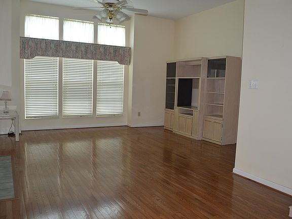 2nd image of 1905 Starling Ct.
