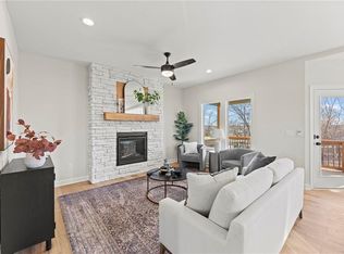 20779 Emerald St, Spring Hill, KS 66083