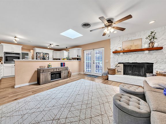 5th image of 311 Shady Oak Rd