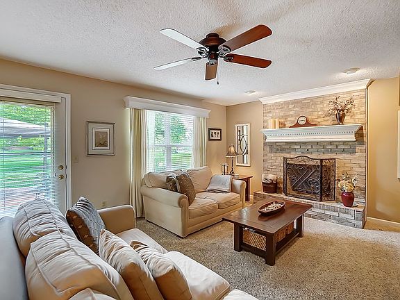 2nd image of 4760 Imperial Dr
