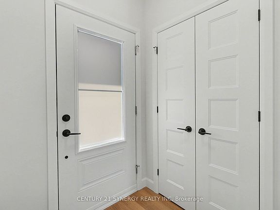 3rd image of 77 Villeneuve St