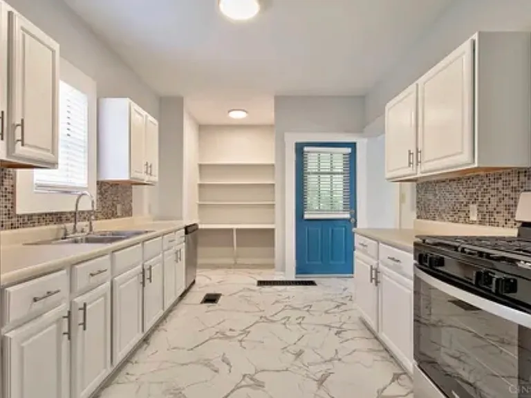 2722 Cox Ln — Photo 5