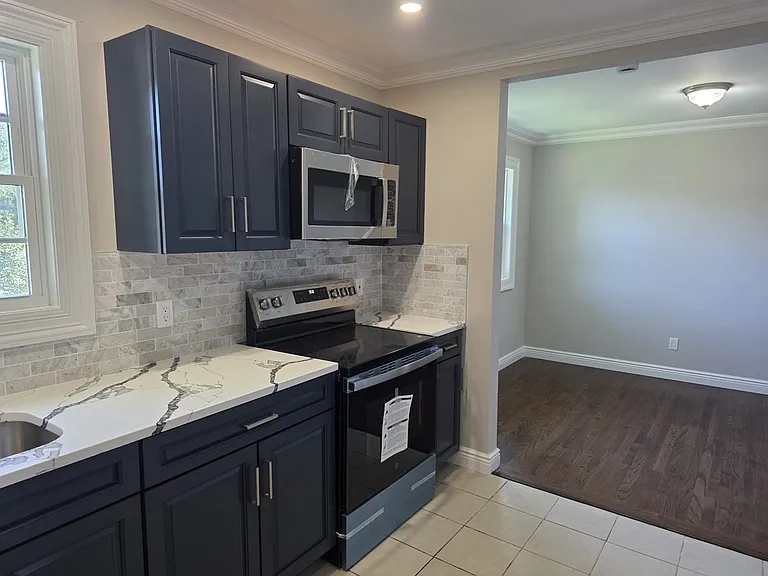63 E 6th St #2 — Photo 3