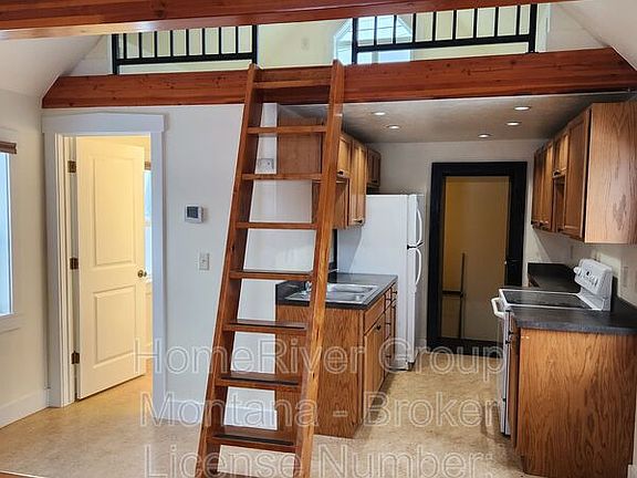 3rd image of 417 Main St