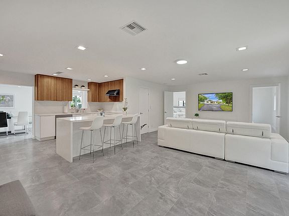 3rd image of 260 NW 36th Street