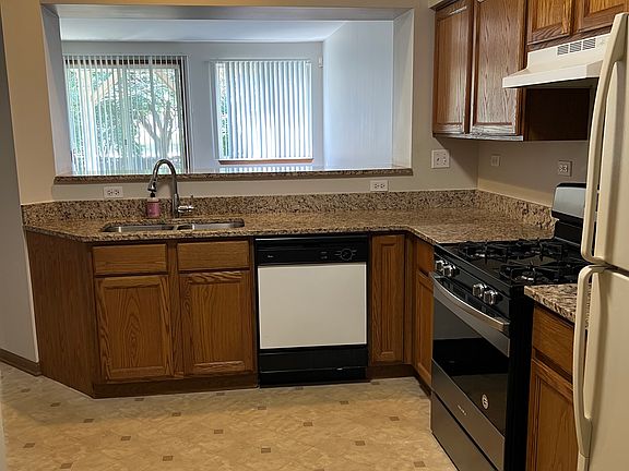 3rd image of 3071 Kentshire Cir