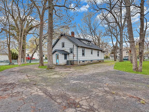 2nd image of 25 N Washington Avenue