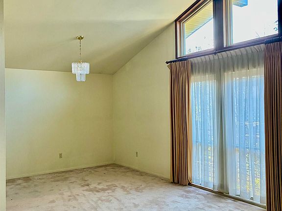 3rd image of 10219 Ronald Dr