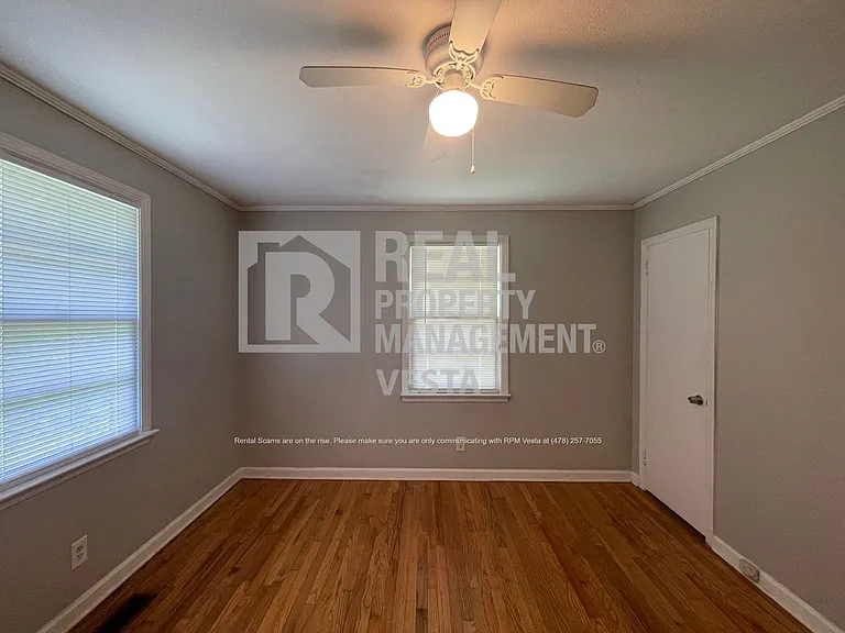 3242 Toole Dr — Photo 10