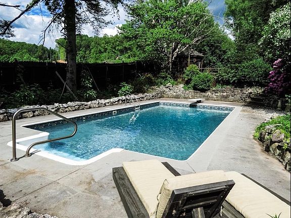 4th image of 1955 Gap Creek Rd