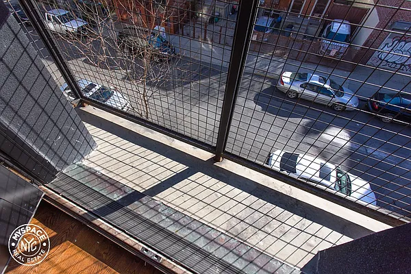 Rented by MySpaceNYC | media 11