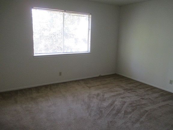 5th image of 1020 W Hamilton Ave