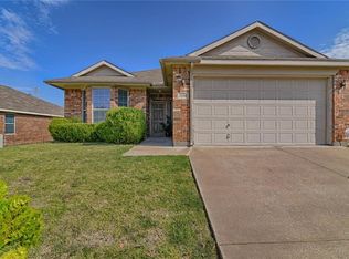 10408 January Cir, Benbrook, TX 76126