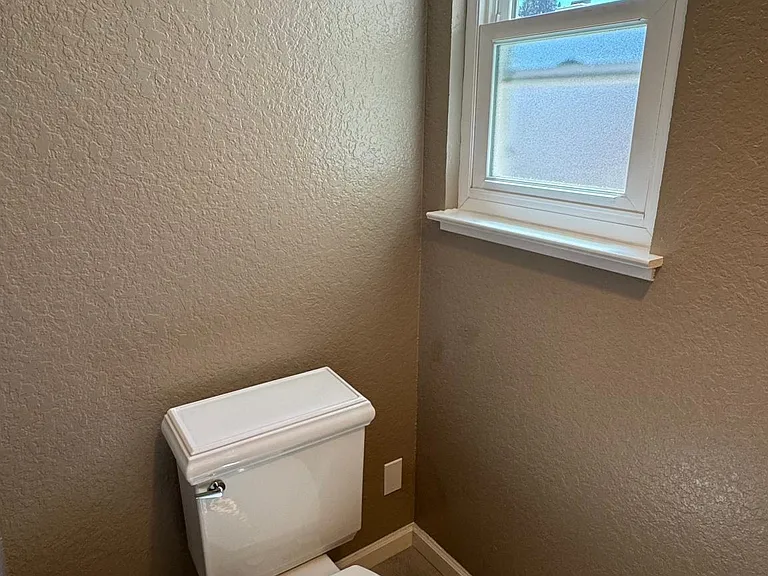 700 Winstead Ct — Photo 10