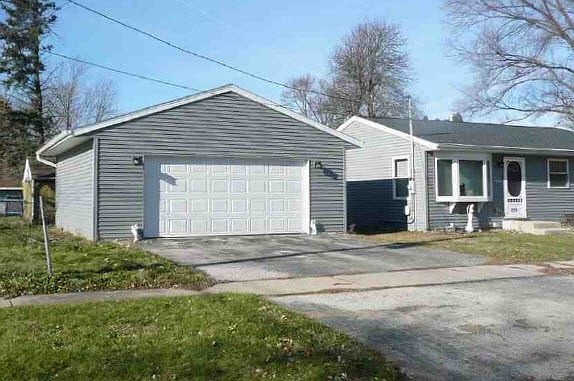 3rd image of 2121 Evans Ave