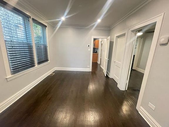 2nd image of 2116 N Winchester Ave APT 1