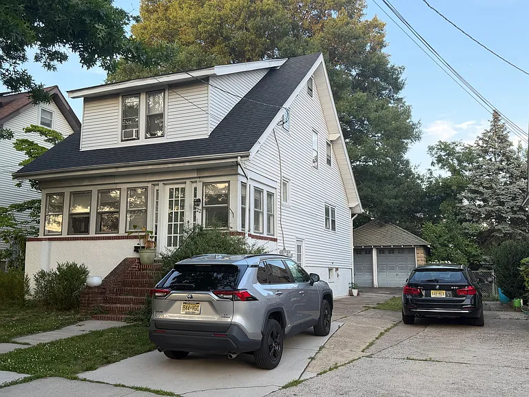 22 W Linden Ave #B — Photo 1